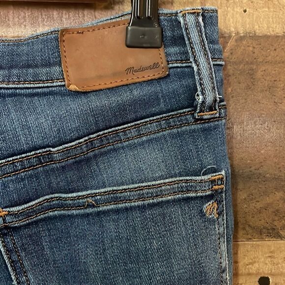 Madewell 10" High-Rise Skinny Jeans in Wendover Wash: TENCEL™ Denim Edition - Picture 4 of 8